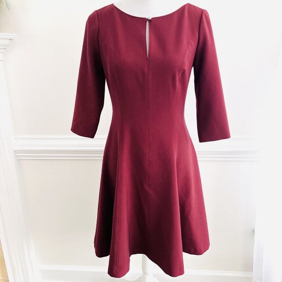 White House Black Market Dresses & Skirts - White House Black Market Red Wine Thick Keyhole Neckline Satin Lined Dress ~Sz 2